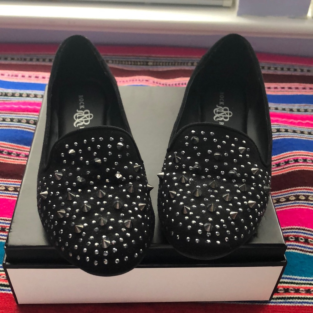 Rock and Republic studded flats!